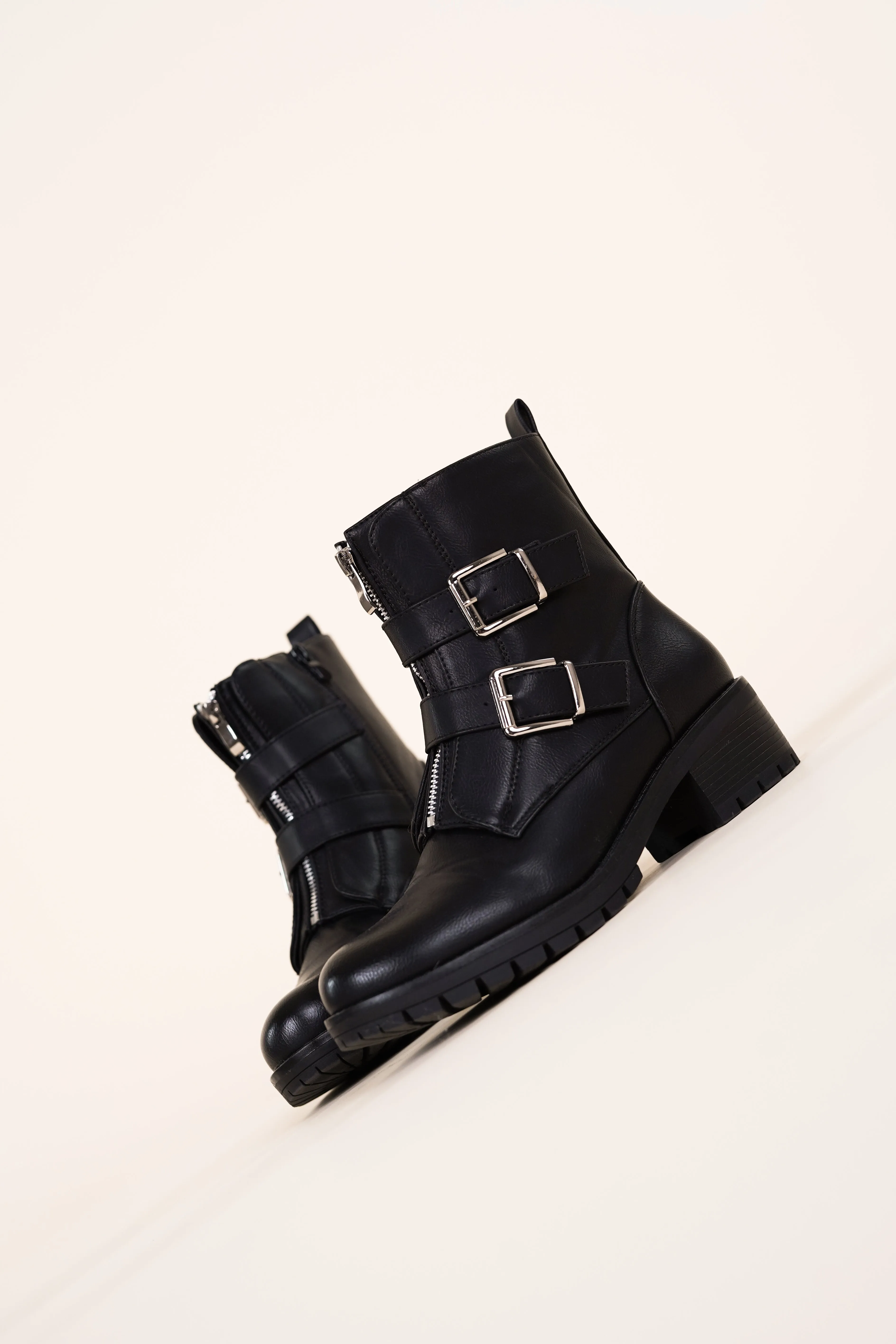 Bikerboots zwart met zilveren gespen - Lowie